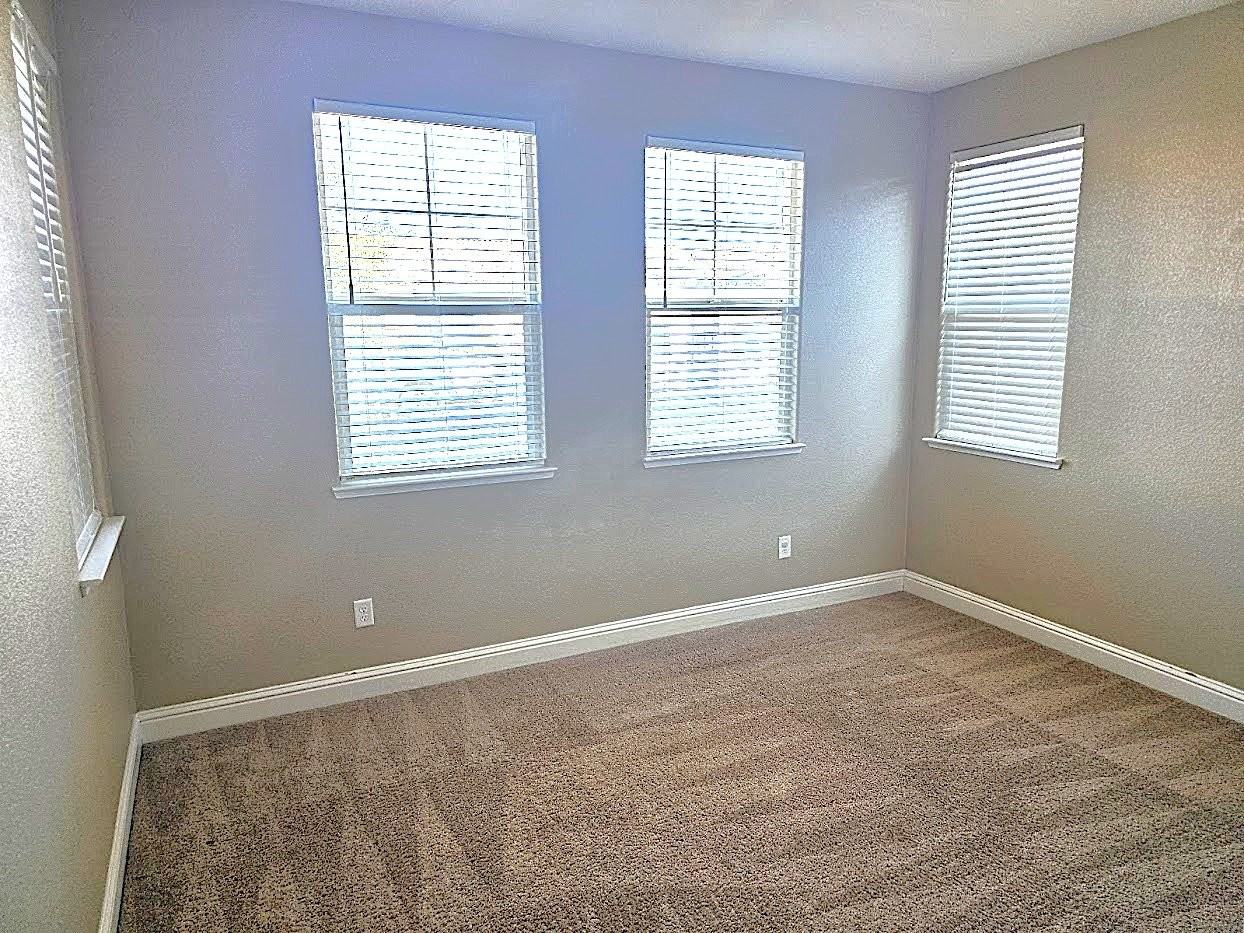 510 Heather Creek Dr - Photo 2 of 26