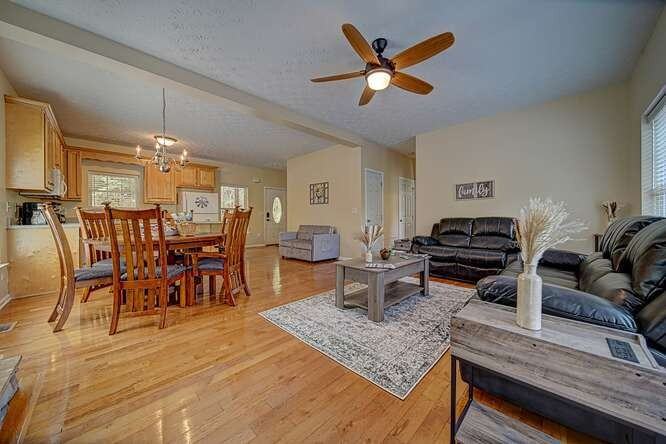 2615 Rolling River Dr - Photo 3 of 26