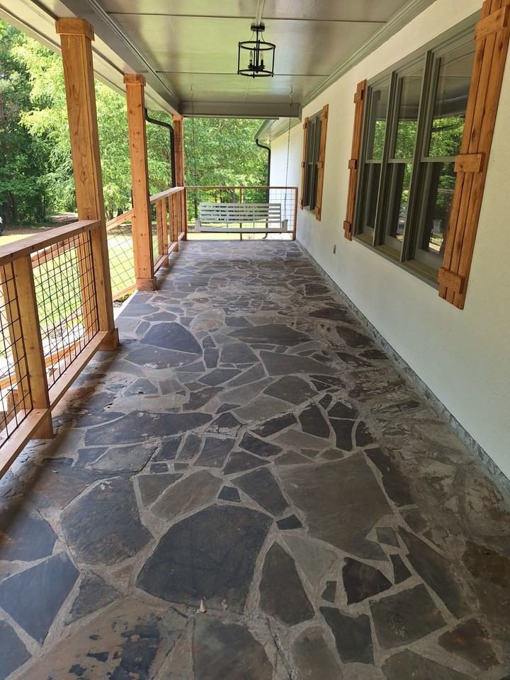 2752 Poplar Rd - Photo 2 of 36