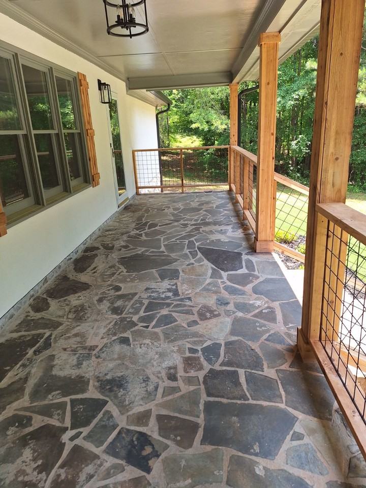 2752 Poplar Rd - Photo 3 of 36