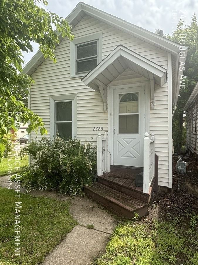 2425 Douglas Ave - Photo 2 of 19