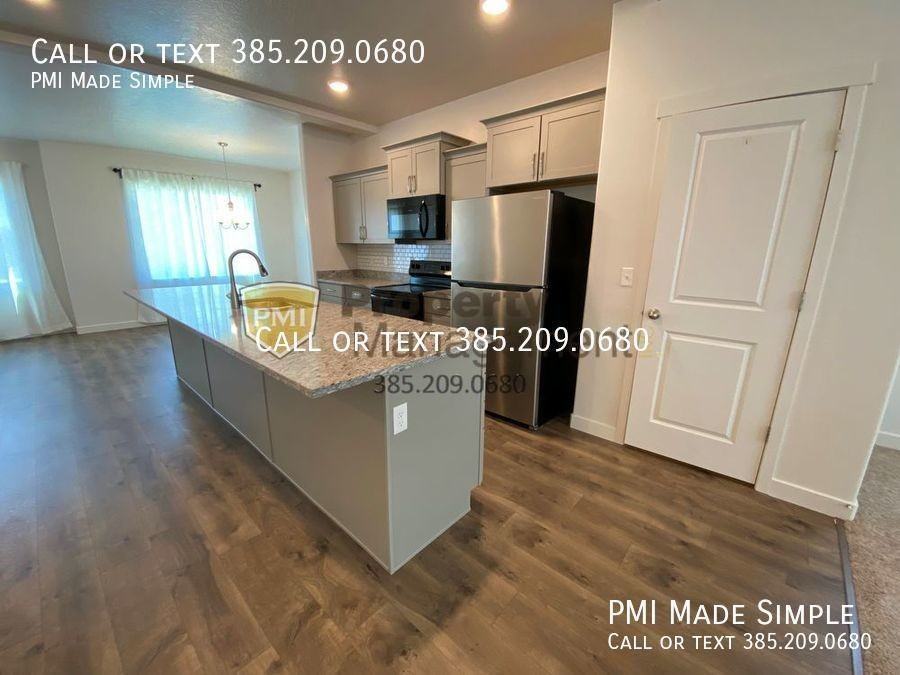 671 W 1435 S - Photo 3 of 16