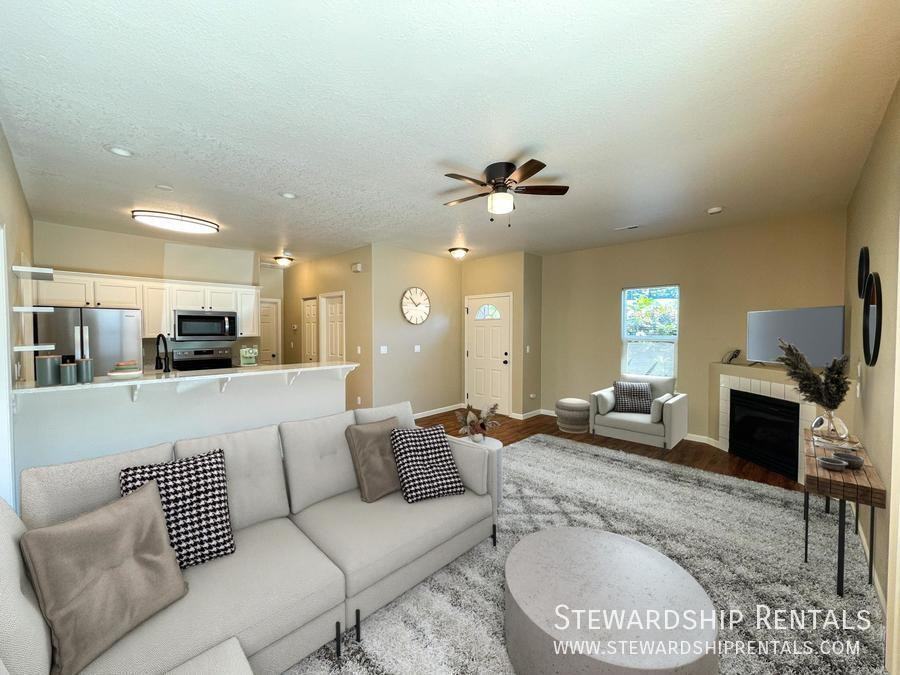 618 E Camden Ln - Photo 4 of 50