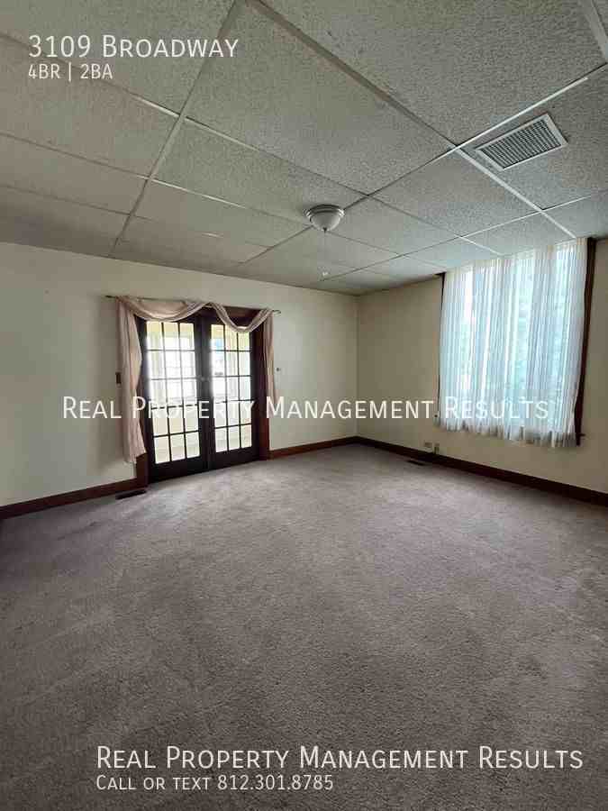 3109 Broadway Ave - Photo 2 of 27