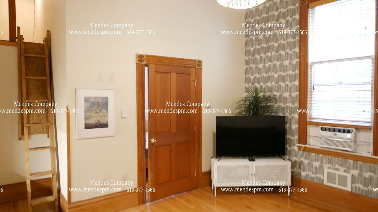 1487 J St - Photo 3 of 13