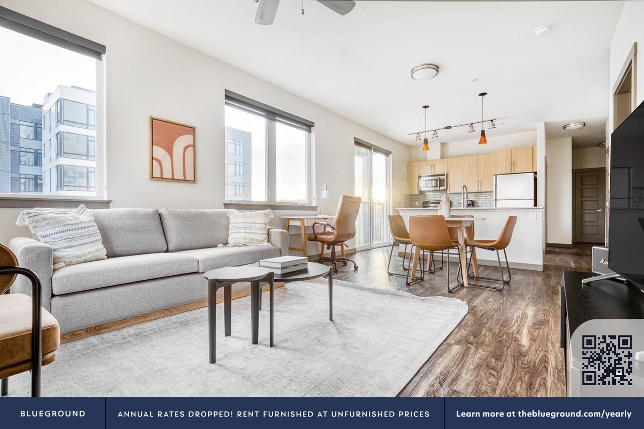 2428 Northwest Market Street - Photo 4 of 35