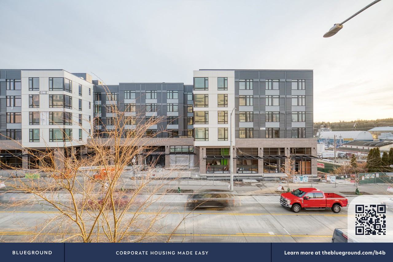 2428 Northwest Market Street - Photo 6 of 35