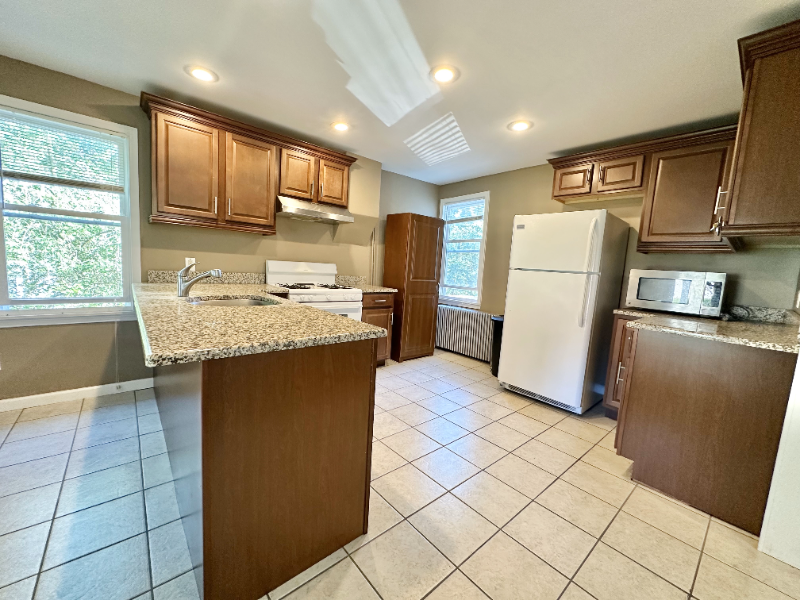 818 C St - Photo 2 of 18