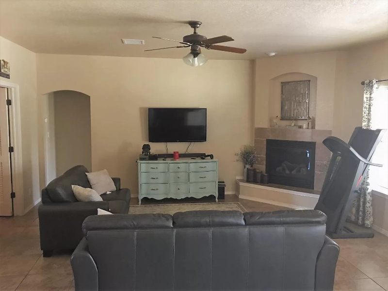 5611 Wales Dr - Photo 2 of 15