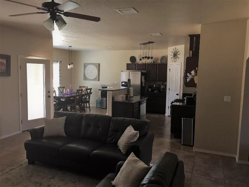 5611 Wales Dr - Photo 3 of 15
