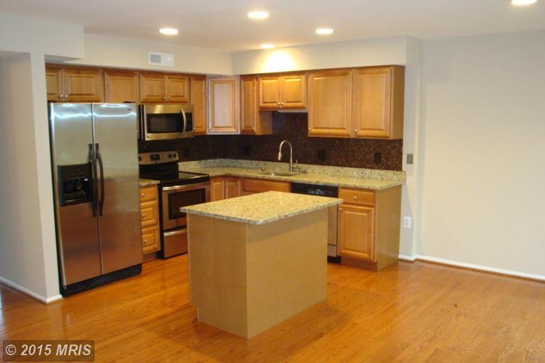 12 Lyndhurst Ct - Photo 2 of 17