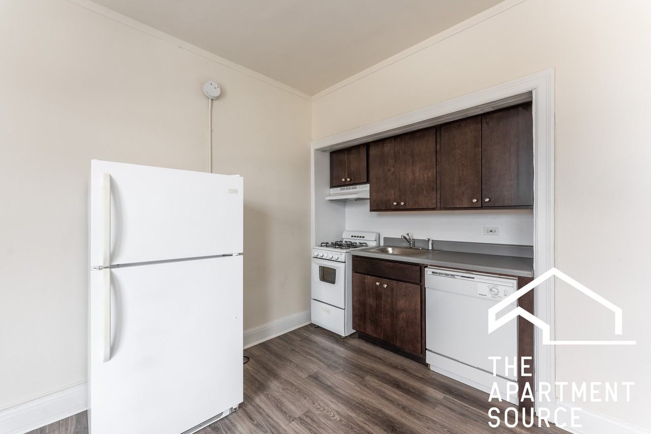 2779 N Milwaukee Ave #102 - Photo 3 of 12