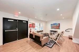 featured image of 306 E 30th St