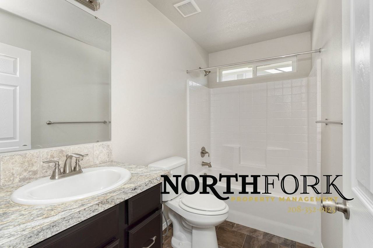 7925 E Bunker Hill St - Photo 6 of 20