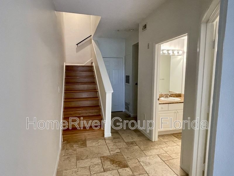 809 S Oregon Ave #B - Photo 3 of 34