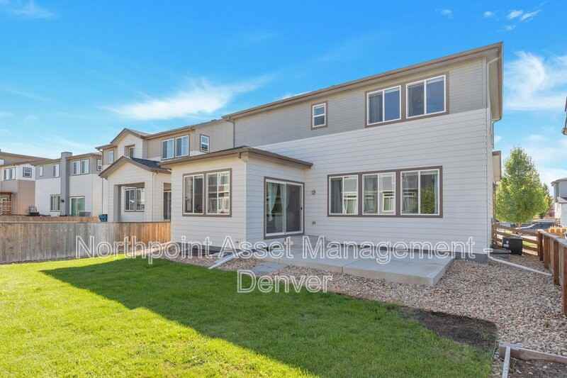 10039 Yampa St - Photo 3 of 25