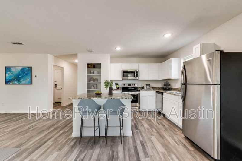 1029 Taylor St - Photo 3 of 22