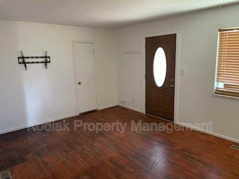 3737 Sw - Photo 5 of 15