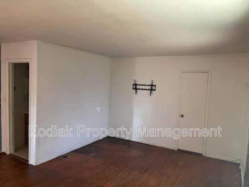 3737 Sw - Photo 7 of 15