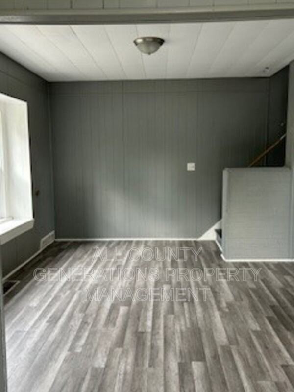 3110 W 84th St - Photo 5 of 6