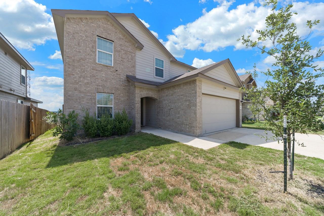 2943 Pemberton Post - Photo 3 of 35