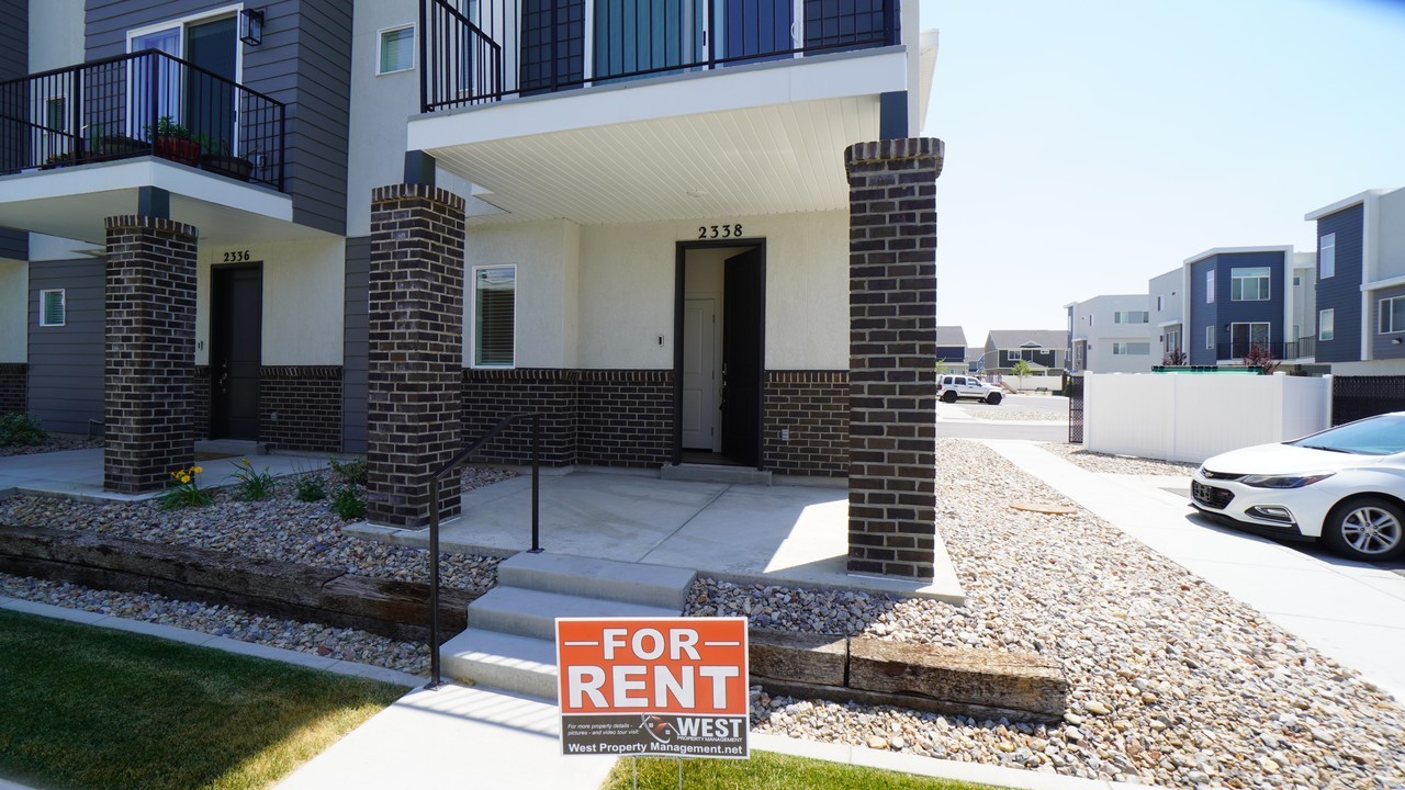 2338 W James Way - Photo 2 of 44