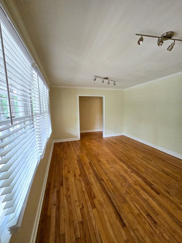 4914 Oak Park Rd - Photo 6 of 43