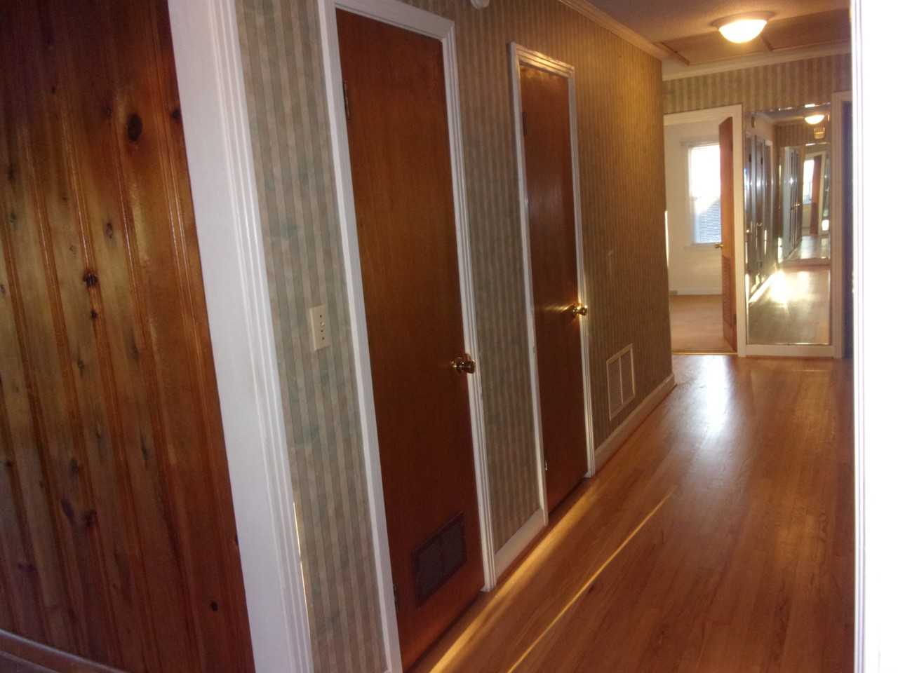 507 Valleyview Drive - Photo 4 of 14