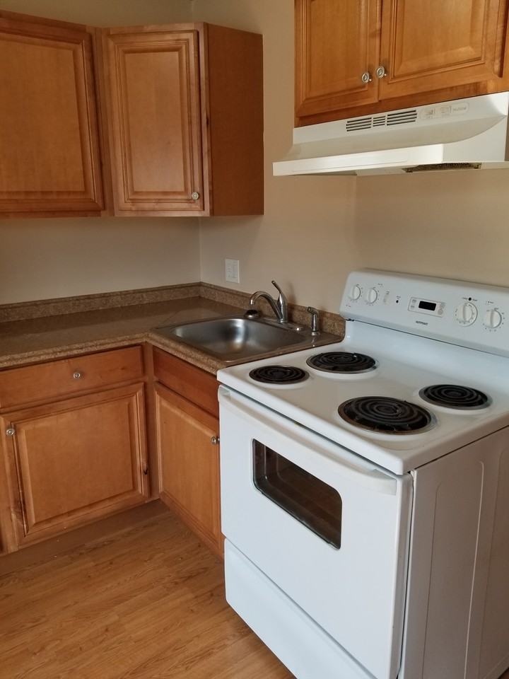 1744 S 7Th St W - Photo 2 of 19