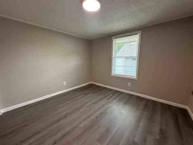 101 Red Deer Dr - Photo 4 of 8