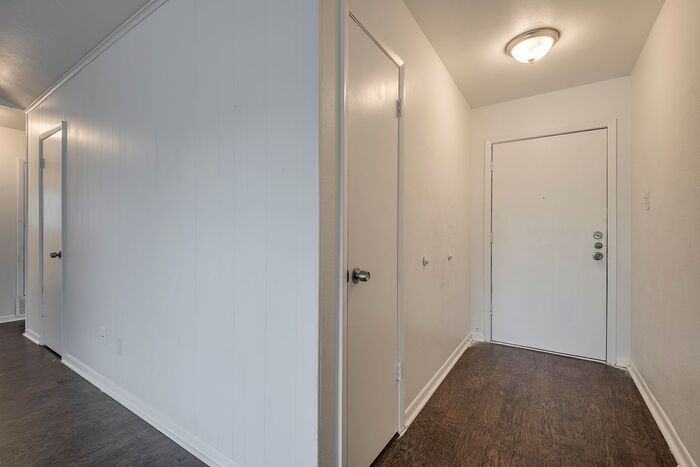 4805 Fair Park Blvd - Photo 3 of 24