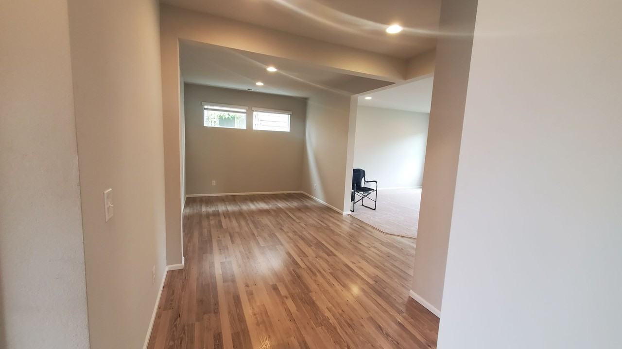 10581 191st St E - Photo 7 of 27