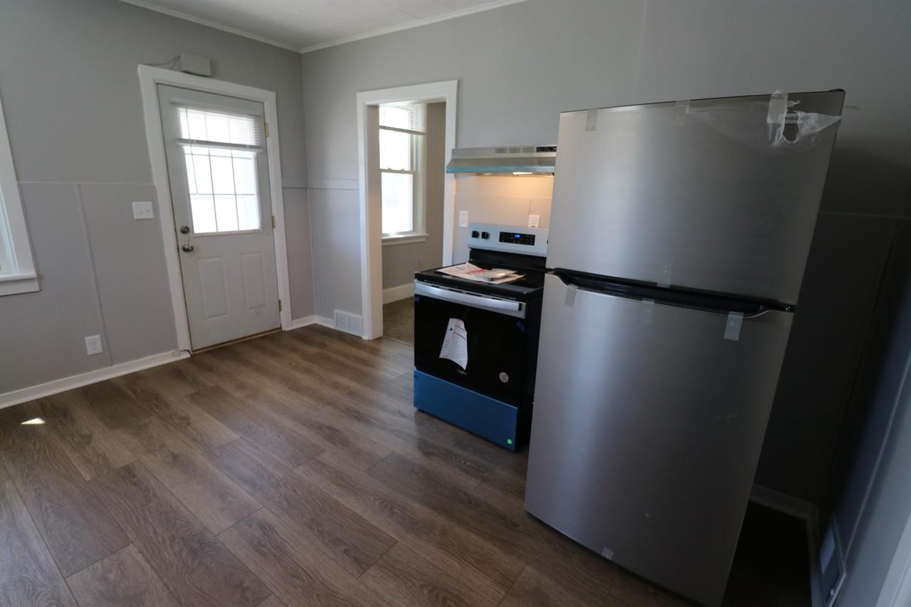 713 S 24th St - Photo 2 of 12