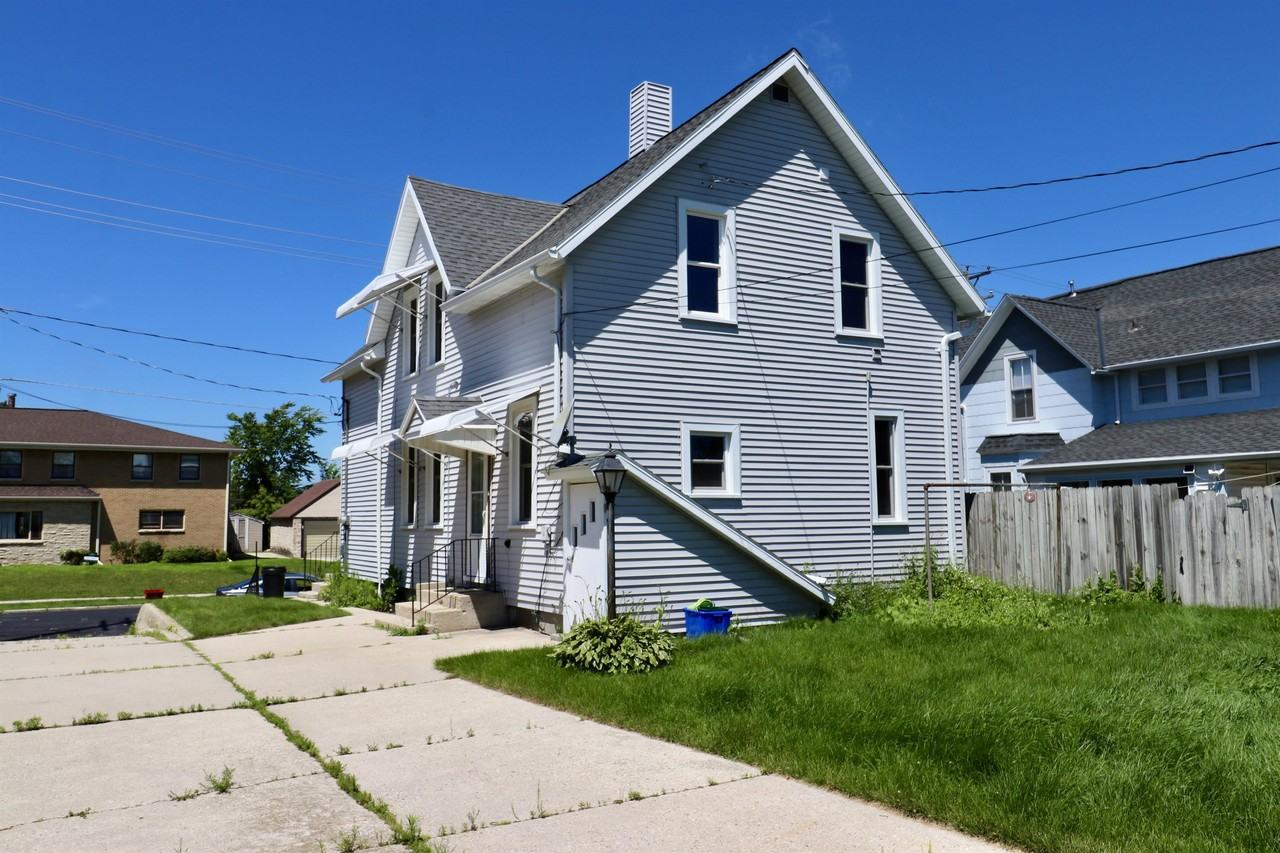 713 S 24th St - Photo 4 of 12