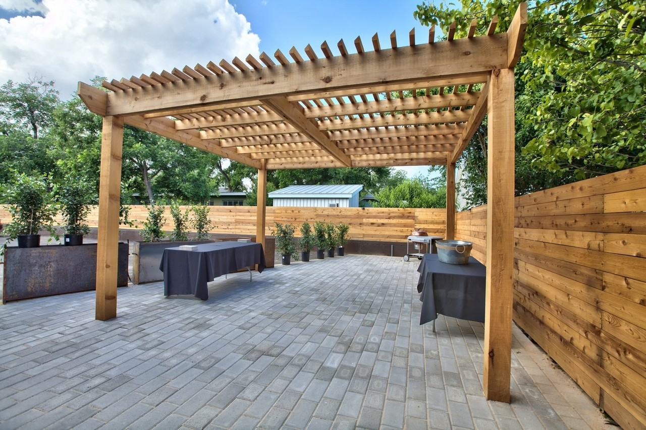 924 E 51st St #106 - Photo 3 of 43