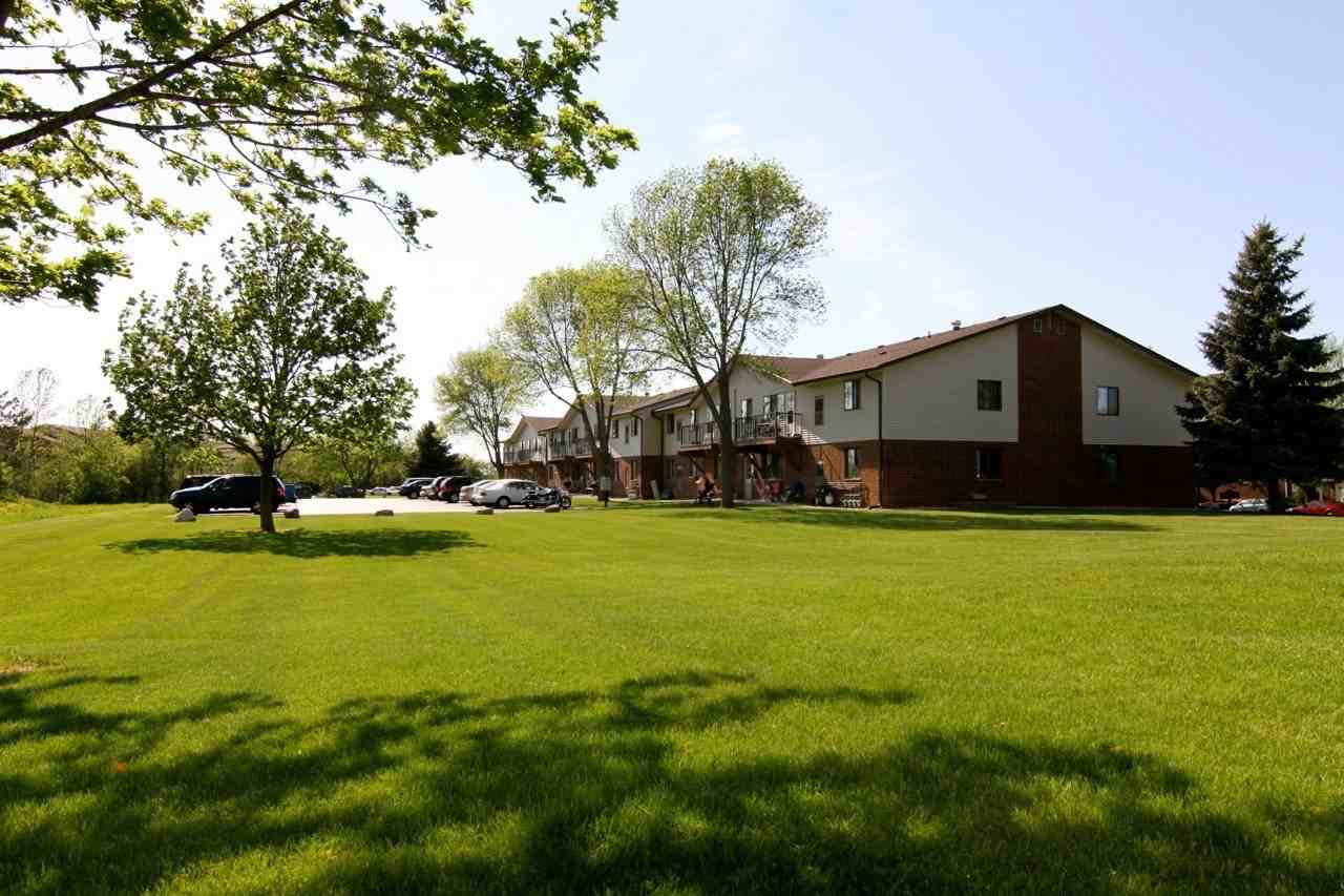 Wyndham Place Apartments - Photo 4 of 8