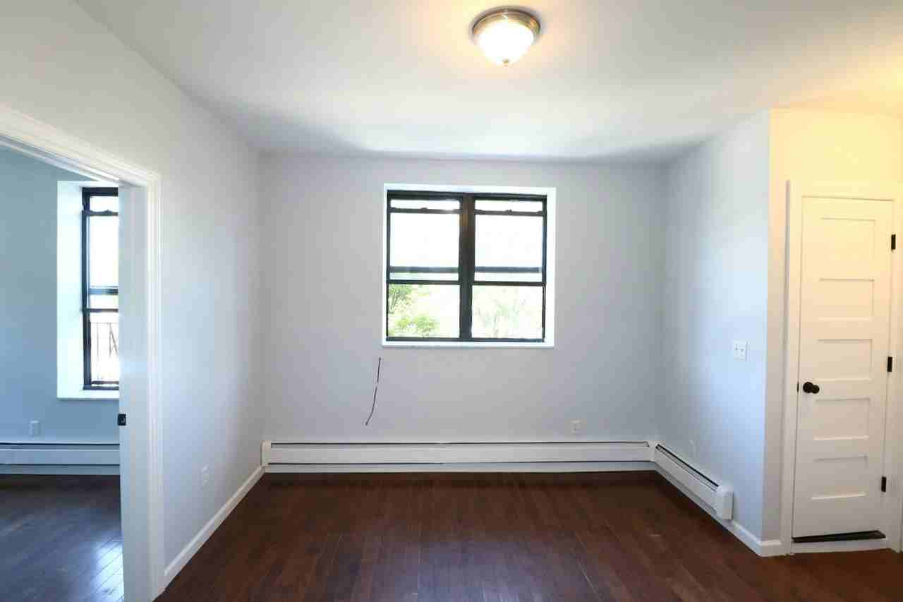 3419 14th Ave #1A - Photo 3 of 9