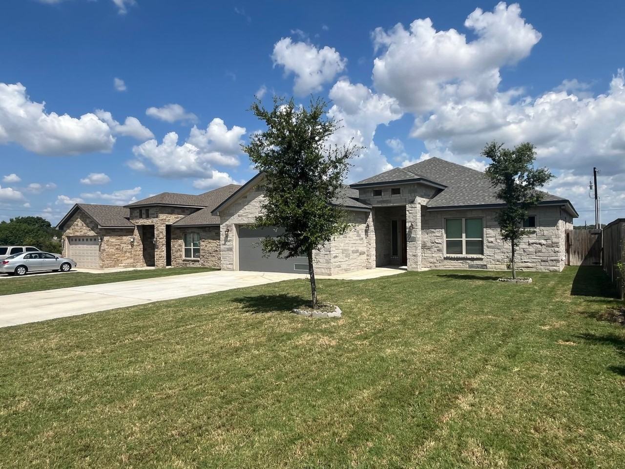 4815 Viewcrest Rd - Photo 3 of 43