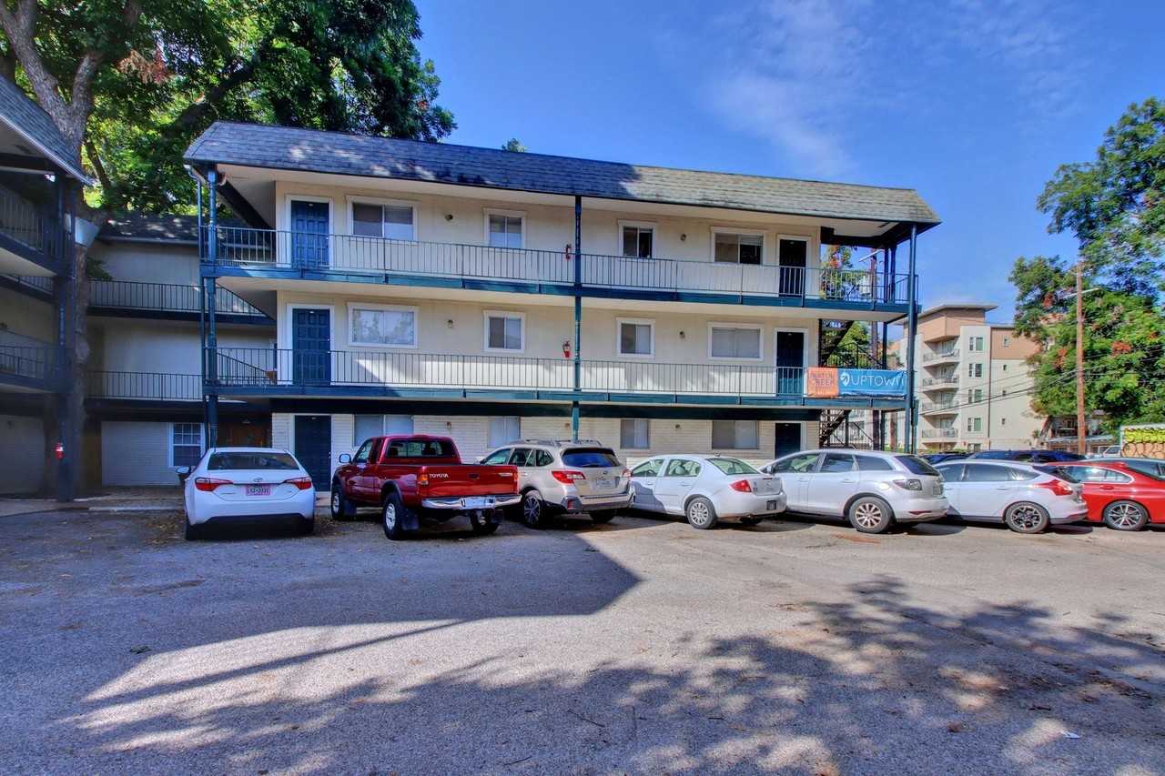 Walk to Zilker!!! Barton Springs Apartments - Photo 3 of 6