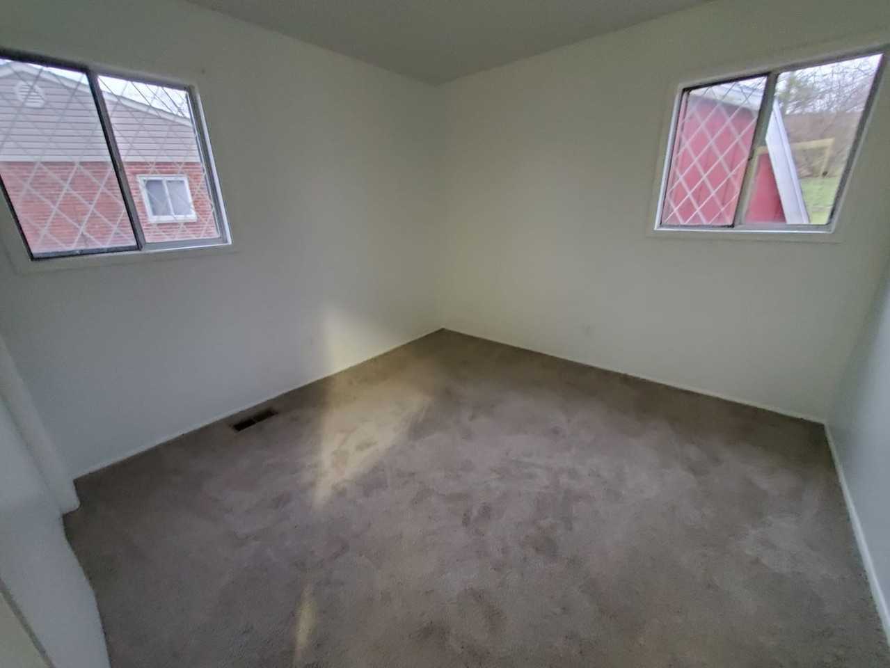 362 Ellenwood Dr - Photo 3 of 13