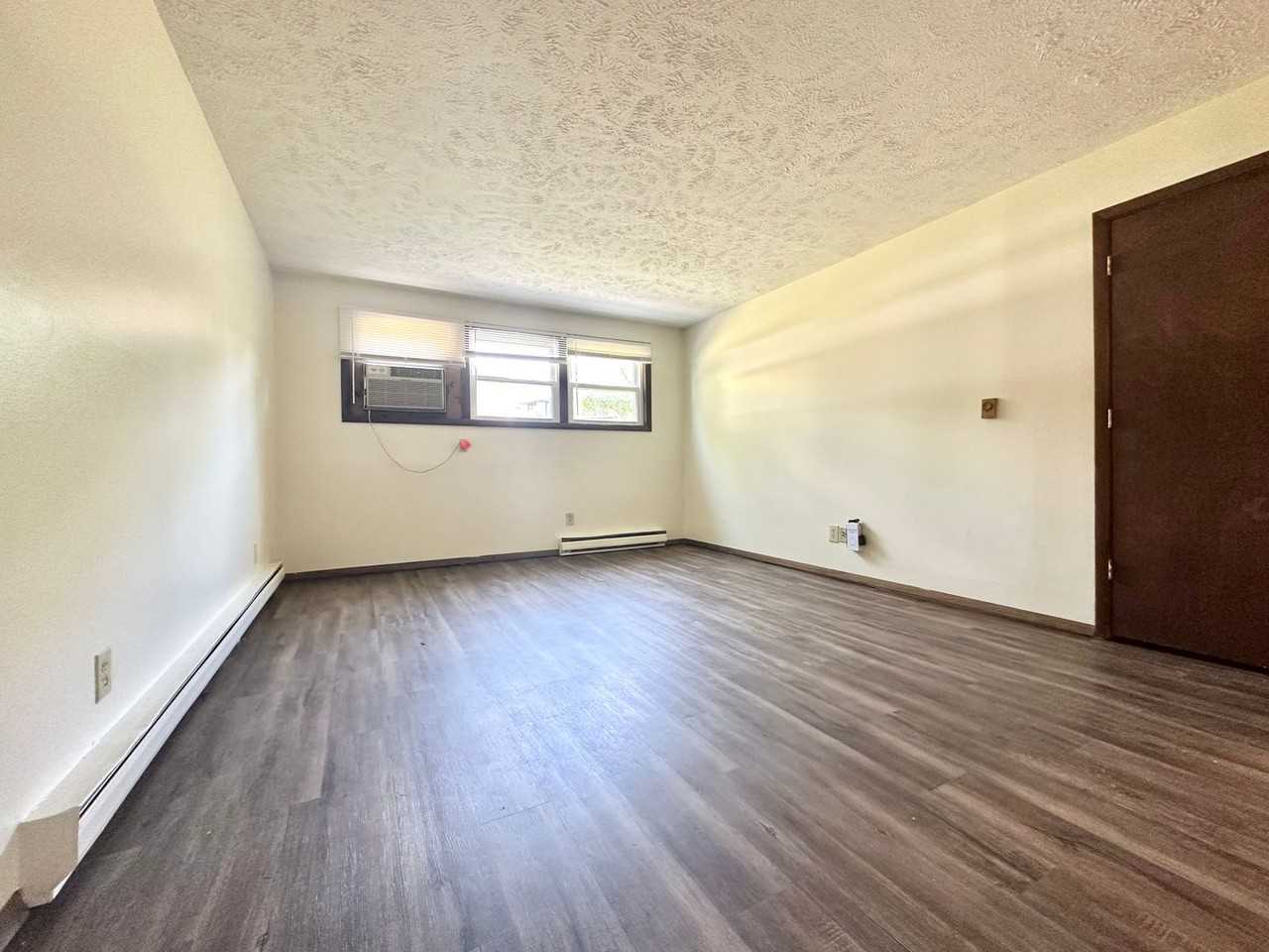 102 N. Orr - Photo 2 of 23