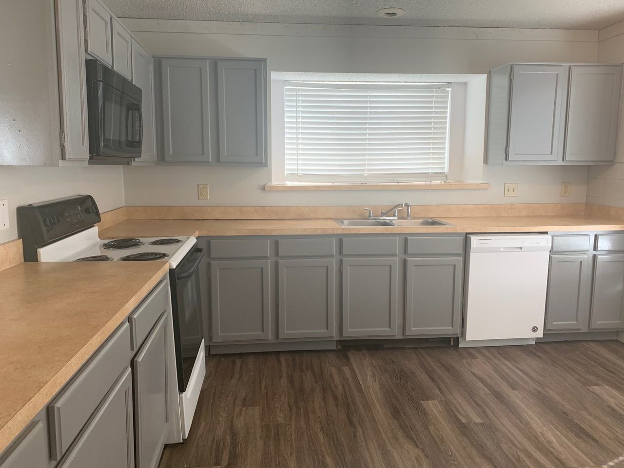 6283 Woodstream Trail - Photo 3 of 13