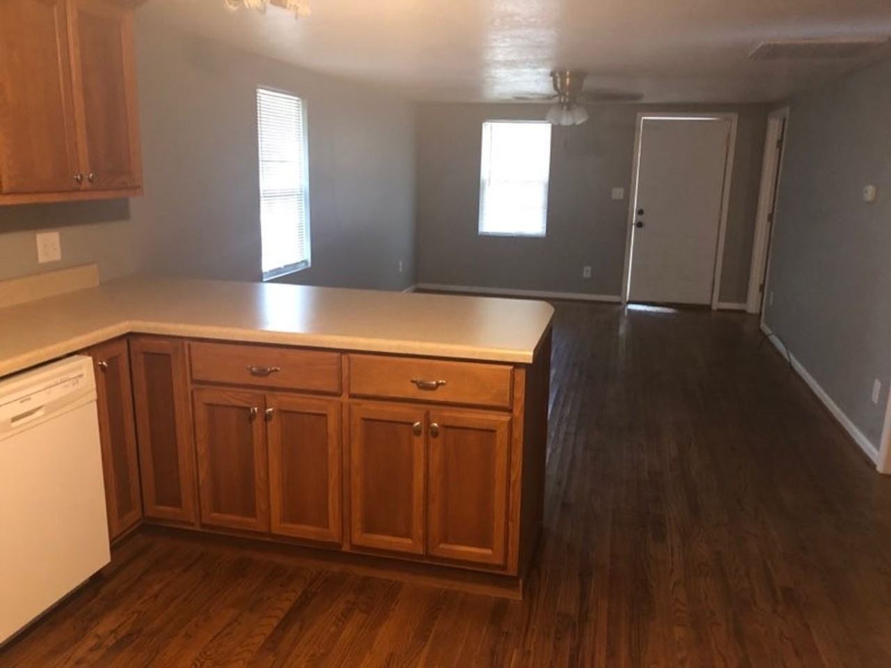807 Mountain St Nw - Photo 4 of 12