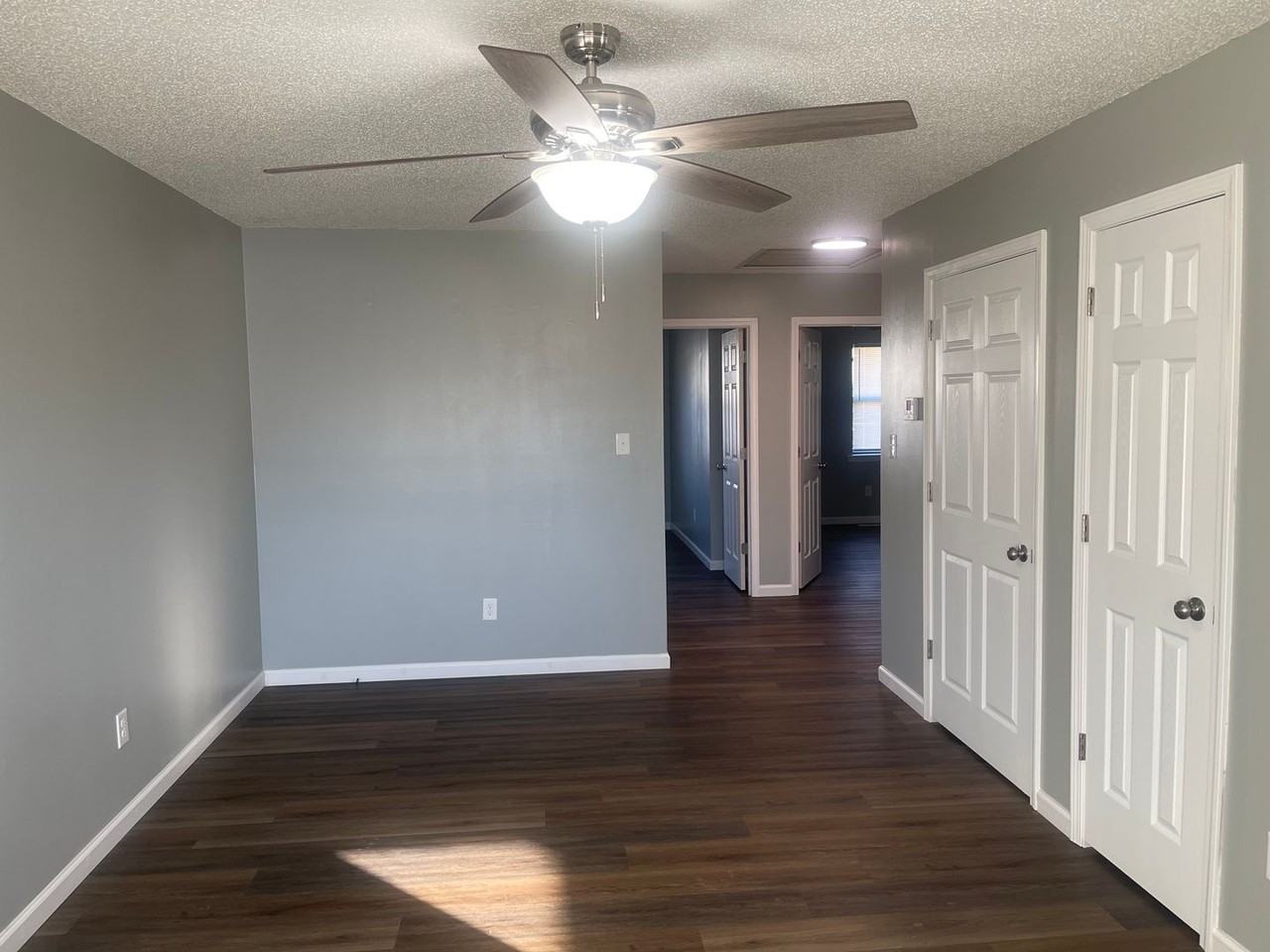 2737 E Mcdaniel St - Photo 3 of 19