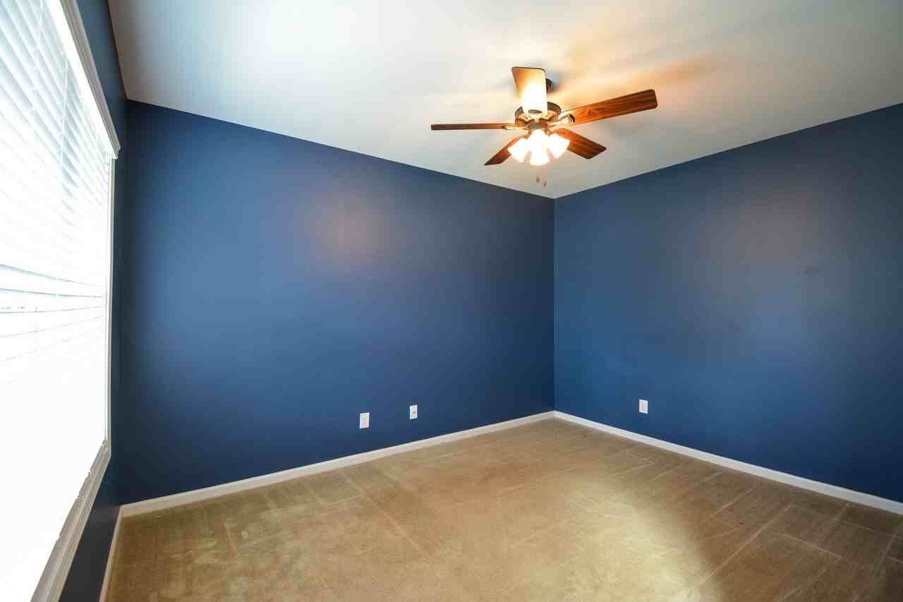 124 Long Pond Dr - Photo 2 of 38