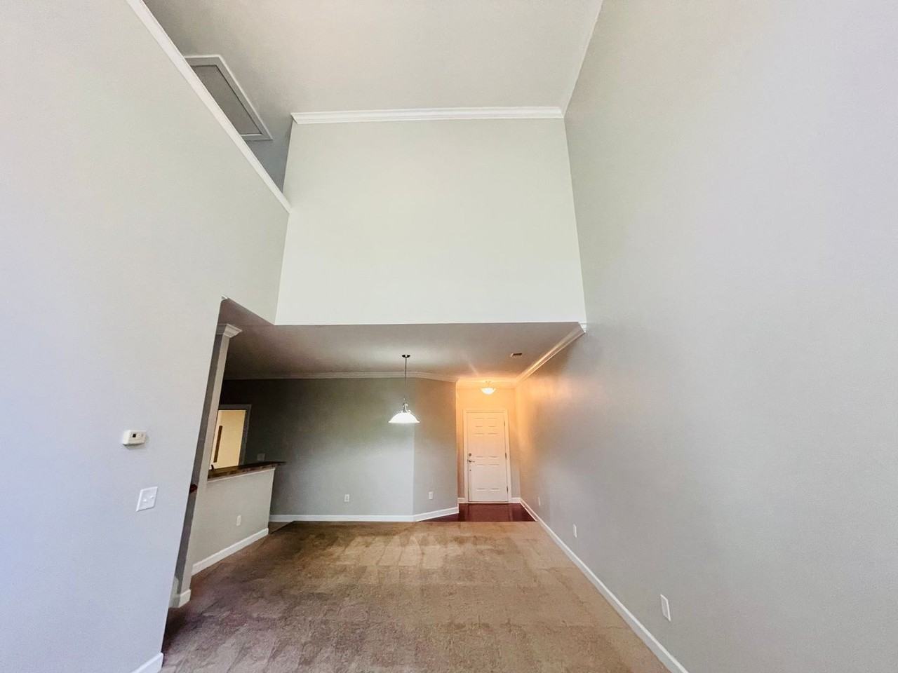 1032 Fairway Ln - Photo 7 of 33