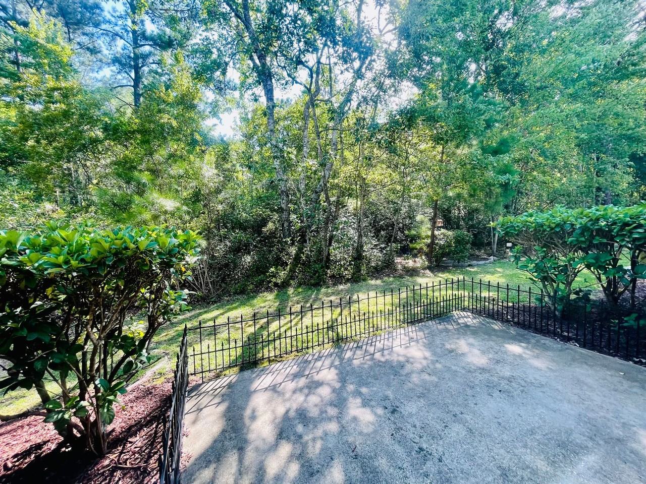 1032 Fairway Ln - Photo 5 of 49