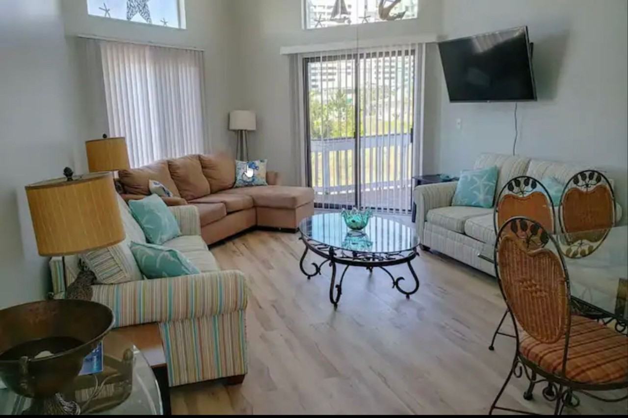 6024 Beach Dr - Photo 3 of 14