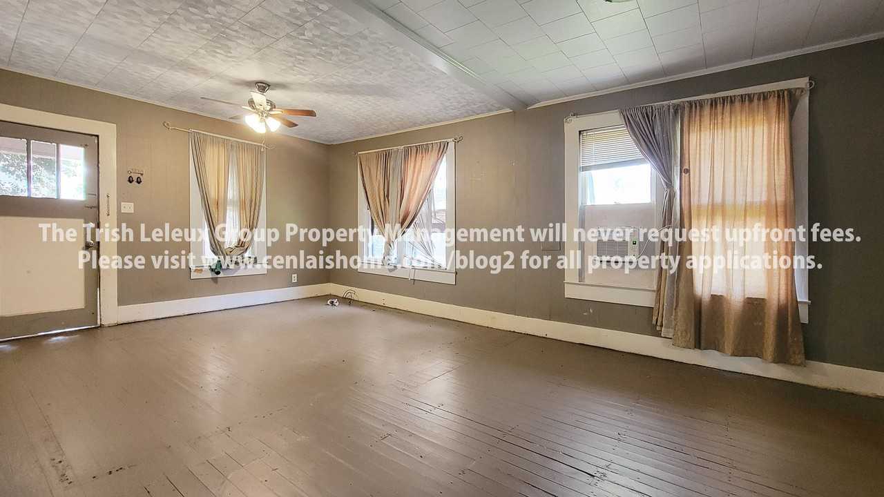 1105 Berry St - Photo 3 of 10