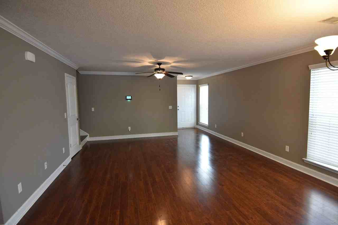 602 Amhearst Row - Photo 2 of 20